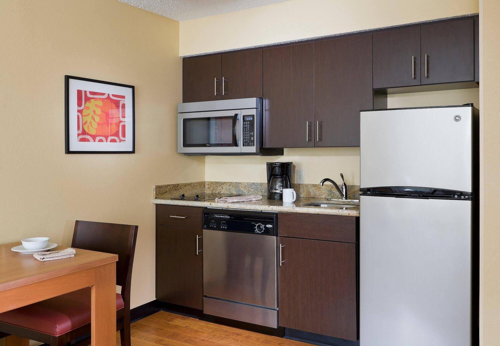 Towneplace Suites By Marriott Dallas Bedford Bilik gambar